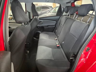 Toyota Yaris 1.0 5 porte Active (9)