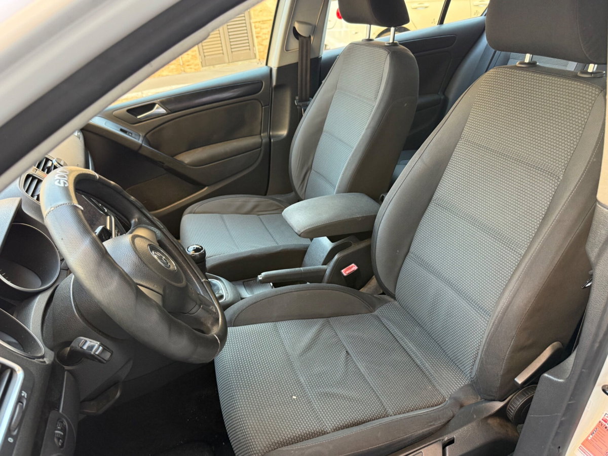 Volkswagen Golf 1.6 TDI DPF 5p. Comfortline (12)