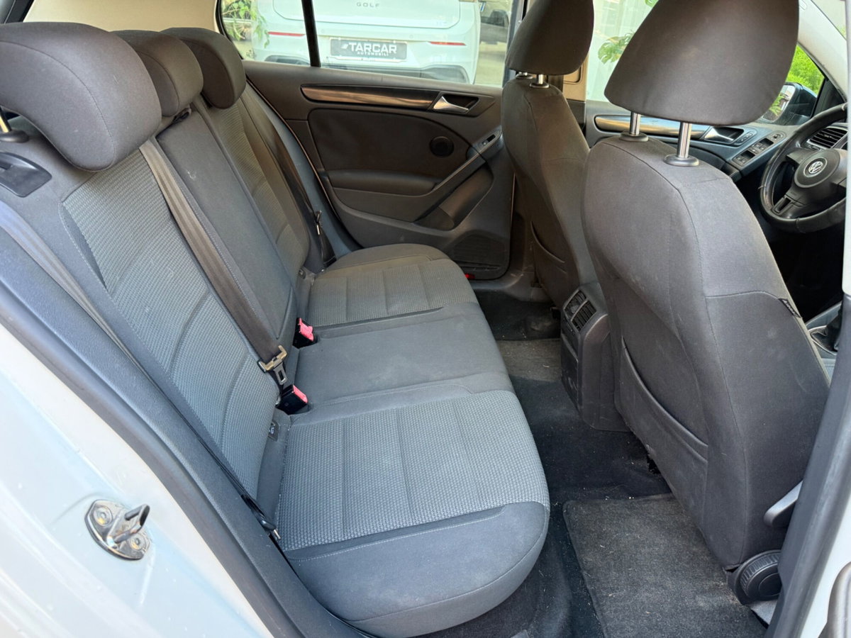 Volkswagen Golf 1.6 TDI DPF 5p. Comfortline (14)