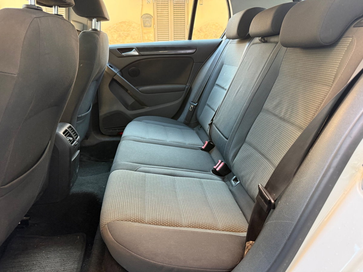 Volkswagen Golf 1.6 TDI DPF 5p. Comfortline (15)