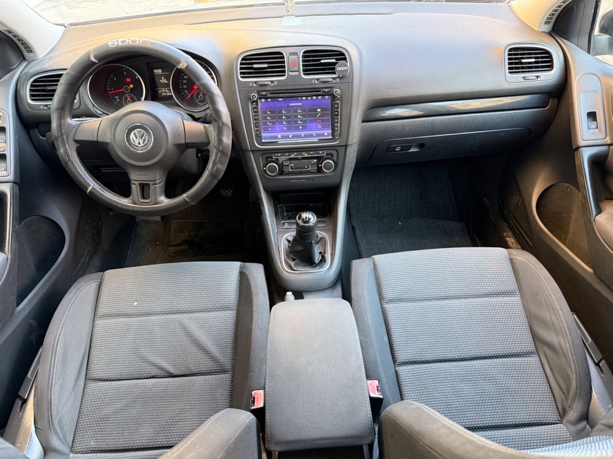 Volkswagen Golf 1.6 TDI DPF 5p. Comfortline (8)