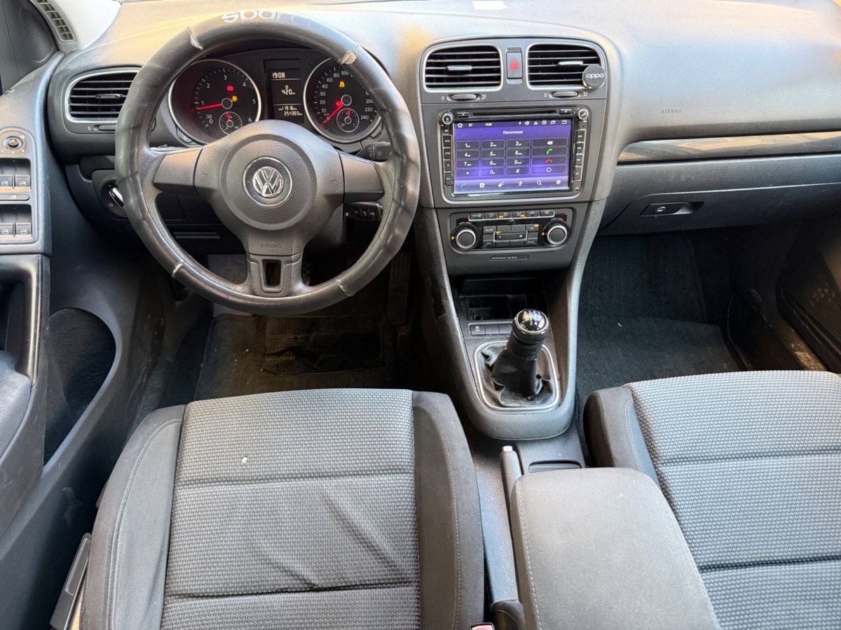 Volkswagen Golf 1.6 TDI DPF 5p. Comfortline (9)