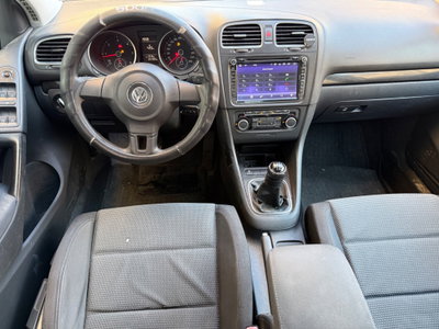 Volkswagen Golf 1.6 TDI DPF 5p. Comfortline (9)