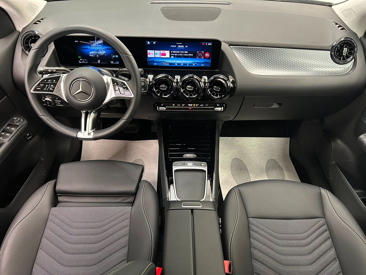 Mercedes-Benz GLA SUV 180 Advanced auto (13)