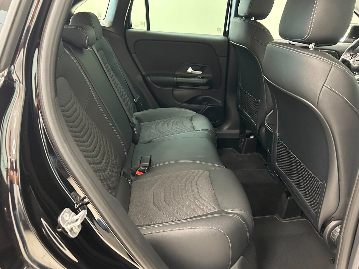 Mercedes-Benz GLA SUV 180 Advanced auto (14)