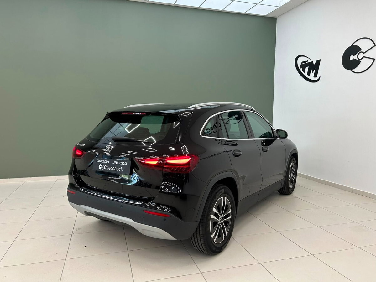 Mercedes-Benz GLA SUV 180 Advanced auto (4)