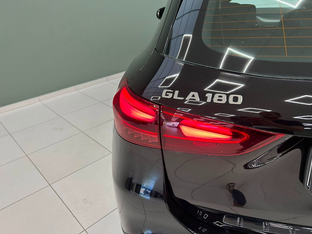Mercedes-Benz GLA SUV 180 Advanced auto (7)