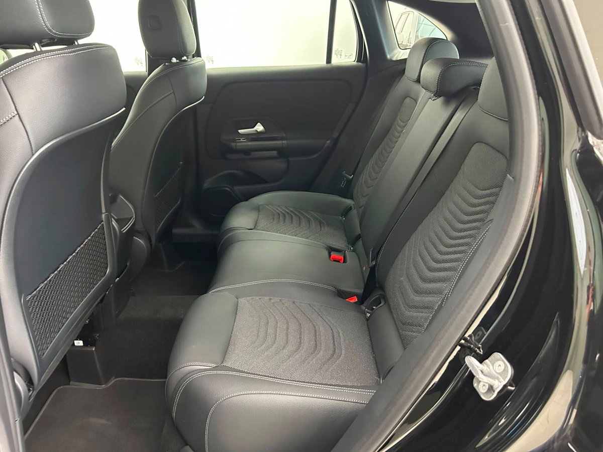 Mercedes-Benz GLA SUV 180 Advanced auto (9)