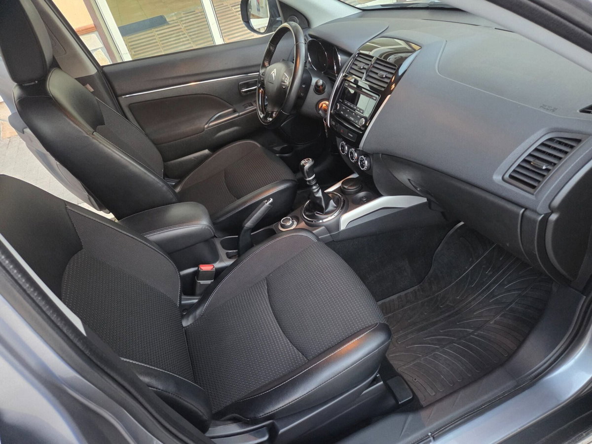 Citroen C4 Aircross HDi 115 S&S 4WD Exclusive (9)