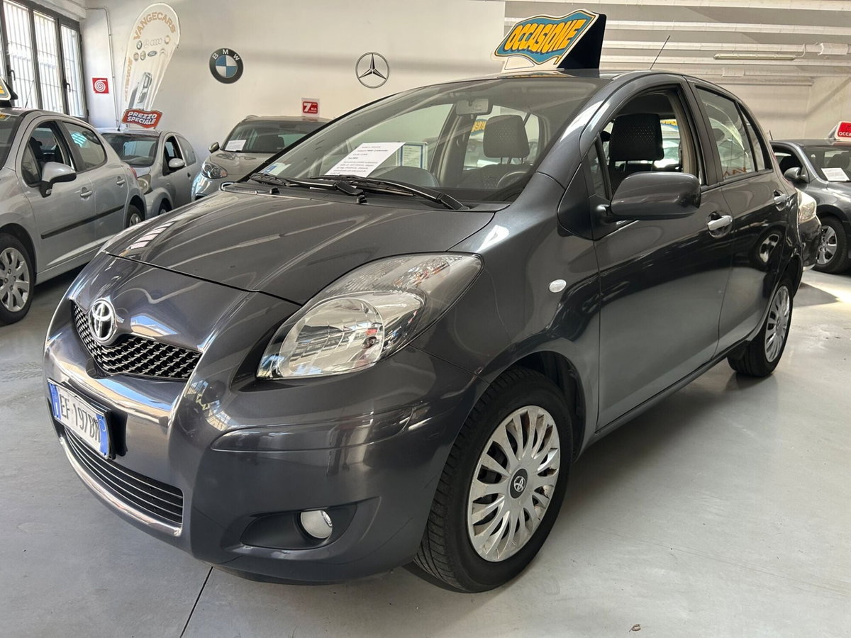 Toyota Yaris 1.3 5 porte M-MT Sol (2)