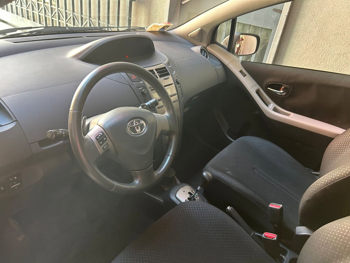 Toyota Yaris 1.3 5 porte M-MT Sol (5)