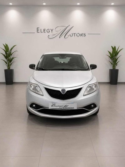 Lancia Ypsilon 1.2 69 CV 5 porte GPL Ecochic Silver usata