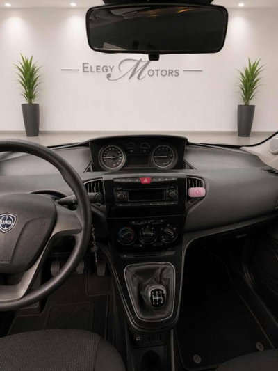 Lancia Ypsilon 1.2 69 CV 5 porte GPL Ecochic Silver (10)