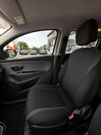 Lancia Ypsilon 1.2 69 CV 5 porte GPL Ecochic Silver (11)