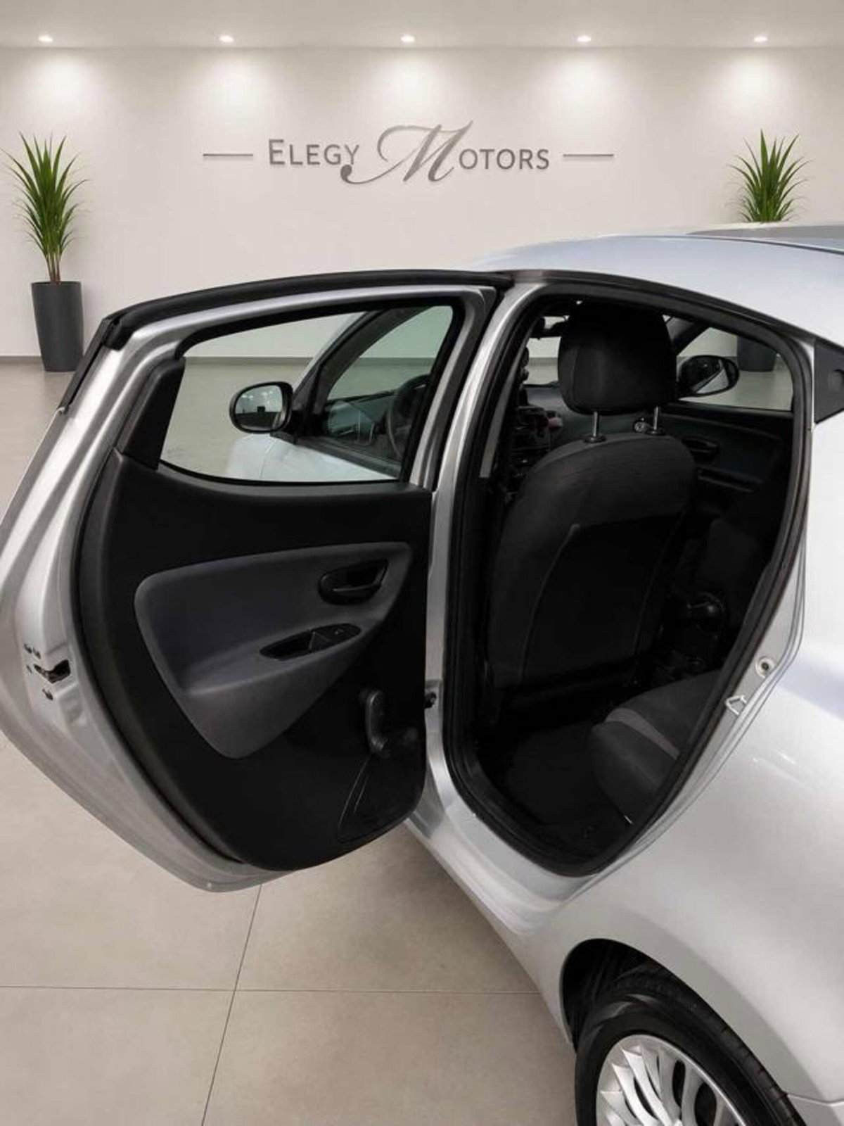 Lancia Ypsilon 1.2 69 CV 5 porte GPL Ecochic Silver (12)