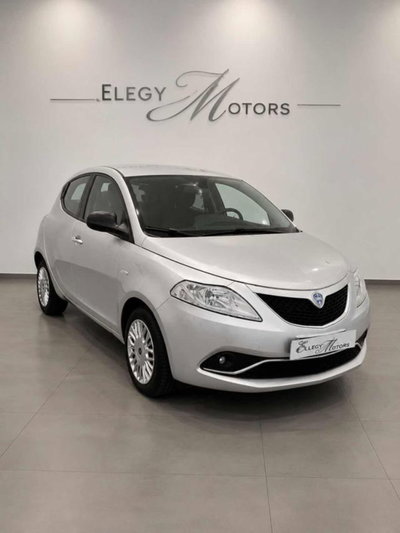 Lancia Ypsilon 1.2 69 CV 5 porte GPL Ecochic Silver (2)