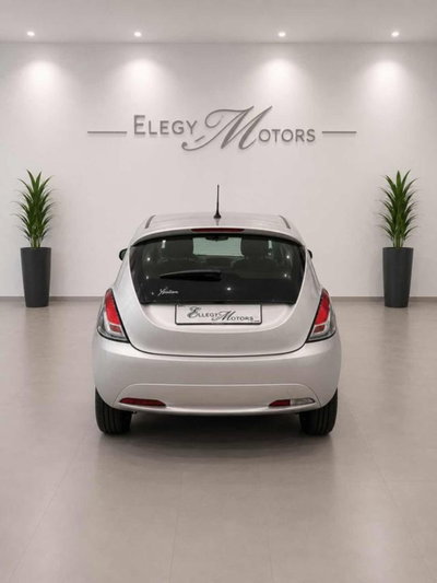 Lancia Ypsilon 1.2 69 CV 5 porte GPL Ecochic Silver (5)
