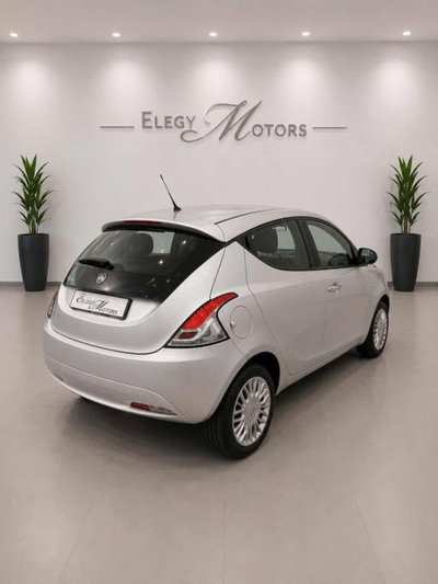 Lancia Ypsilon 1.2 69 CV 5 porte GPL Ecochic Silver (7)