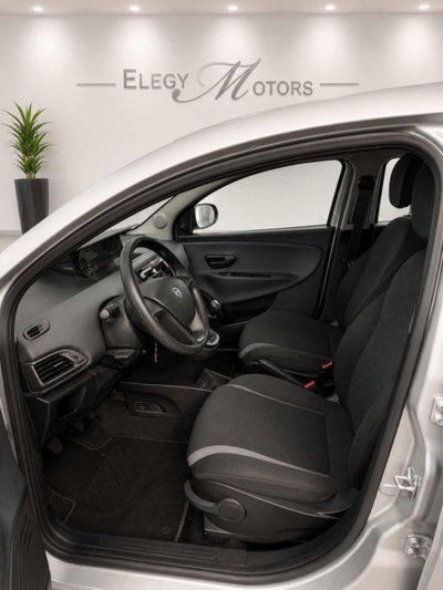 Lancia Ypsilon 1.2 69 CV 5 porte GPL Ecochic Silver (8)
