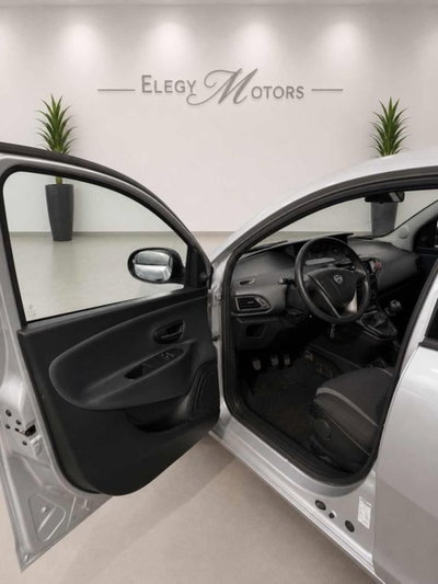 Lancia Ypsilon 1.2 69 CV 5 porte GPL Ecochic Silver (9)