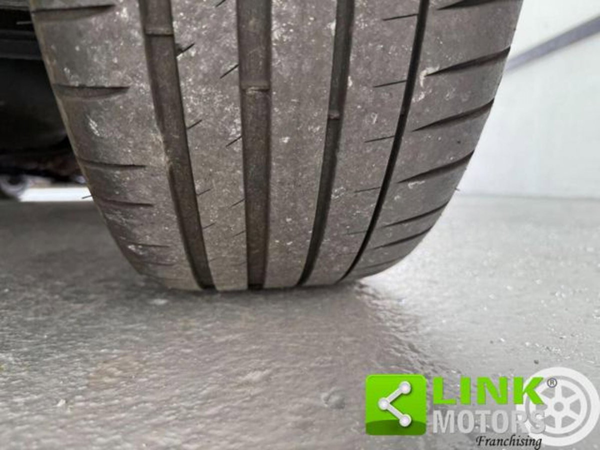 Alfa Romeo 147 3.2i V6 24V cat 3 porte GTA (10)