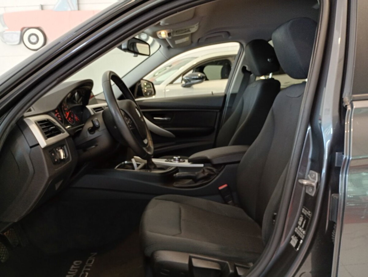 BMW Serie 3 Touring 316d  Sport (13)
