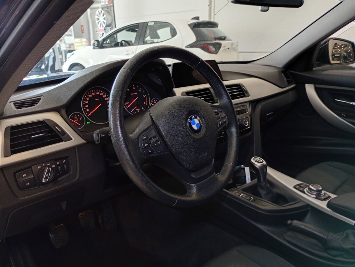 BMW Serie 3 Touring 316d  Sport (15)
