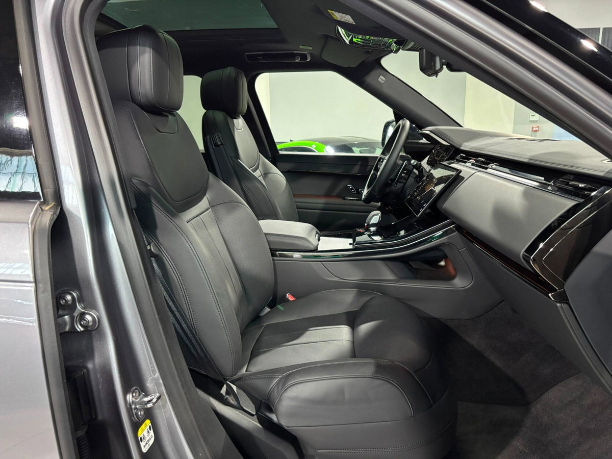 Land Rover Range Rover Sport 3.0D l6 300 CV HSE Dynamic Stealth (14)