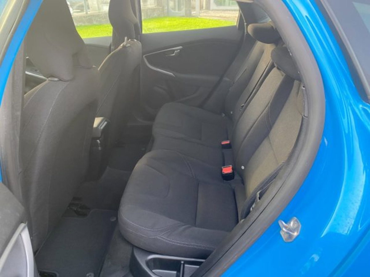 Volvo V40 D2 Geartronic Momentum (10)