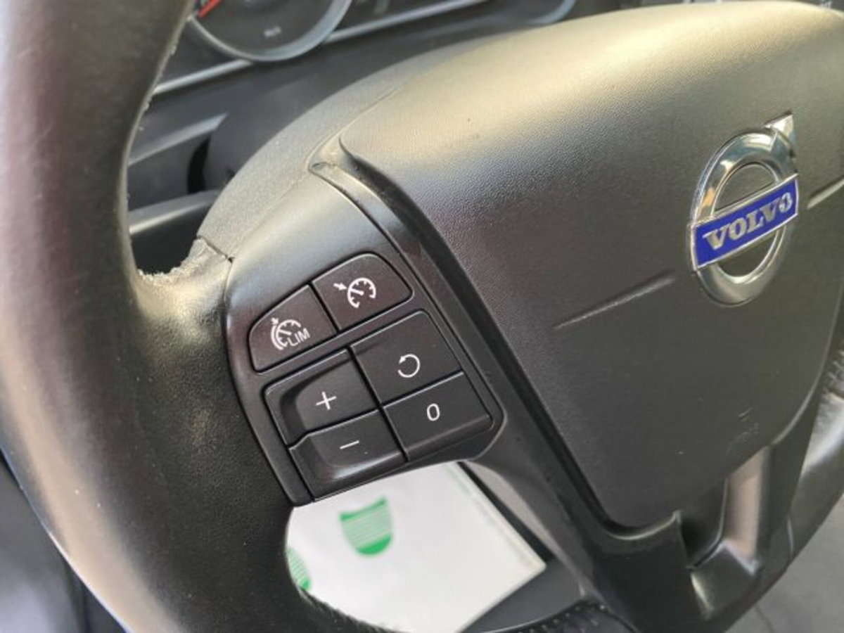 Volvo V40 D2 Geartronic Momentum (11)