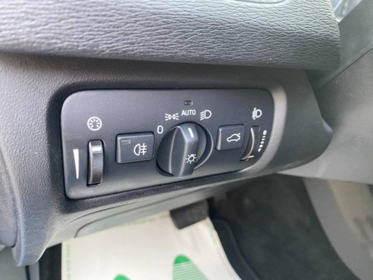Volvo V40 D2 Geartronic Momentum (13)