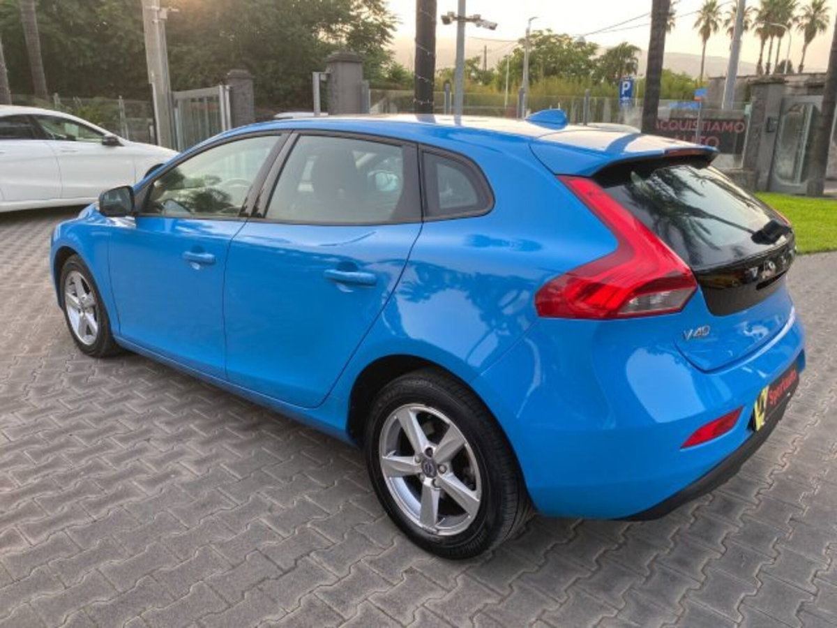 Volvo V40 D2 Geartronic Momentum (4)