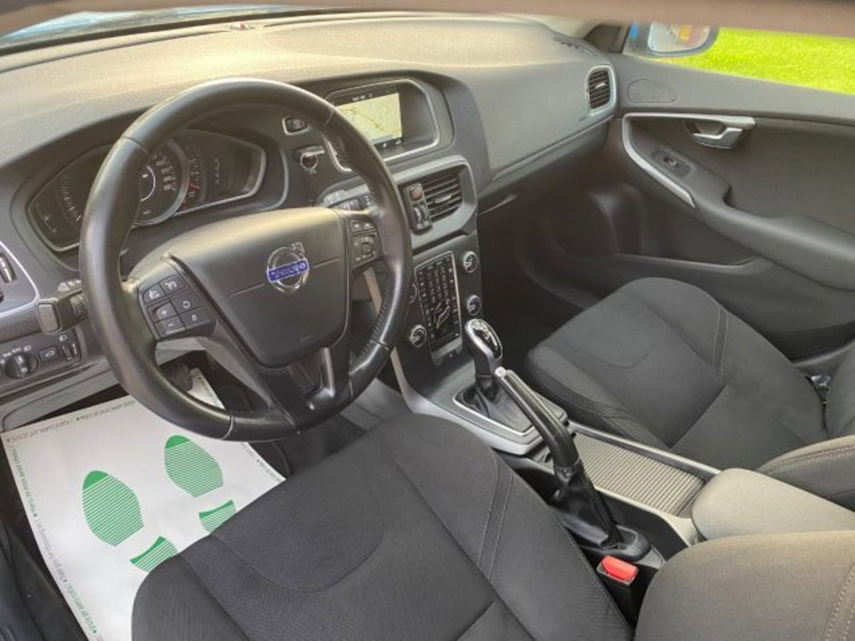 Volvo V40 D2 Geartronic Momentum (5)