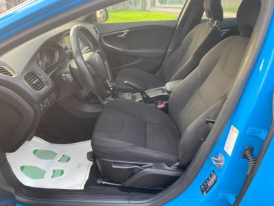 Volvo V40 D2 Geartronic Momentum (6)