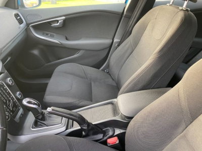 Volvo V40 D2 Geartronic Momentum (7)