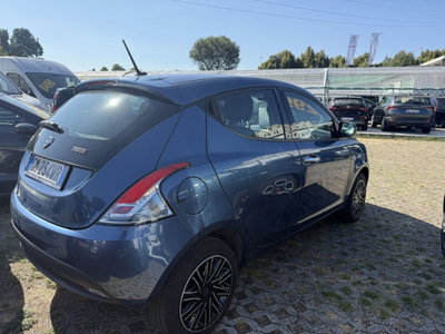 Lancia Ypsilon 1.0 FireFly 5 porte S&S Hybrid Ecochic Silver (4)