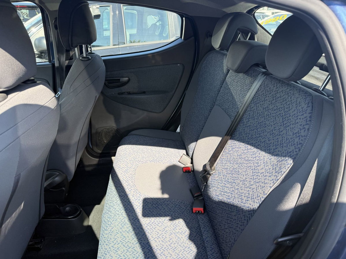 Lancia Ypsilon 1.0 FireFly 5 porte S&S Hybrid Ecochic Silver (9)
