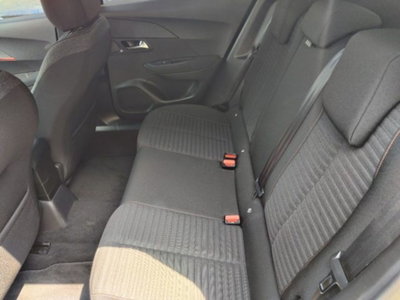 Peugeot 2008 PureTech 100 S&S Active Pack (14)