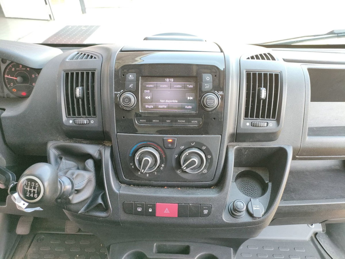 Peugeot Boxer Furgone 335 2.2 BlueHDi 165 S&S PLM-TM-DC Furgone (10)