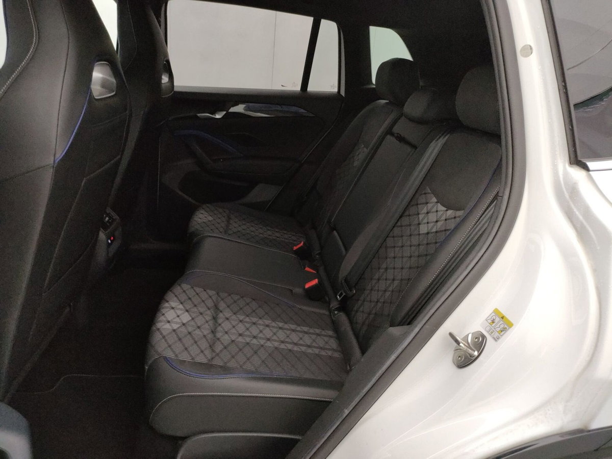 Volkswagen Tiguan 1.5 etsi R-Line 150cv dsg (9)
