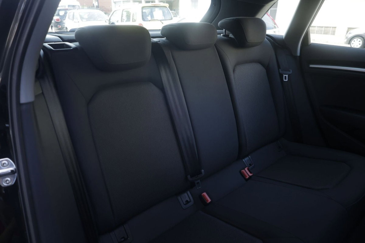 Audi A3 1.6 TDI clean diesel Admired (12)