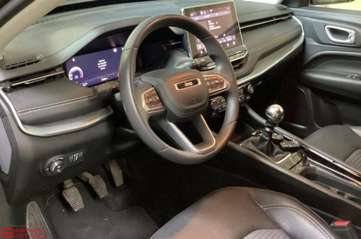 Jeep Compass 1.6 Multijet II 2WD Limited (8)