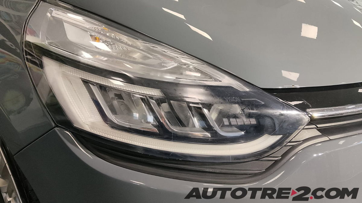 Renault Clio TCe 12V 90 CV GPL 5 porte Moschino Zen (17)