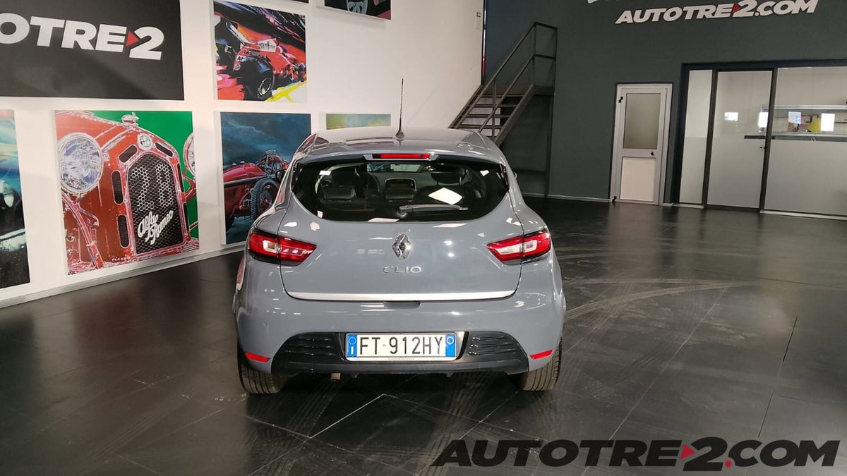 Renault Clio TCe 12V 90 CV GPL 5 porte Moschino Zen (4)