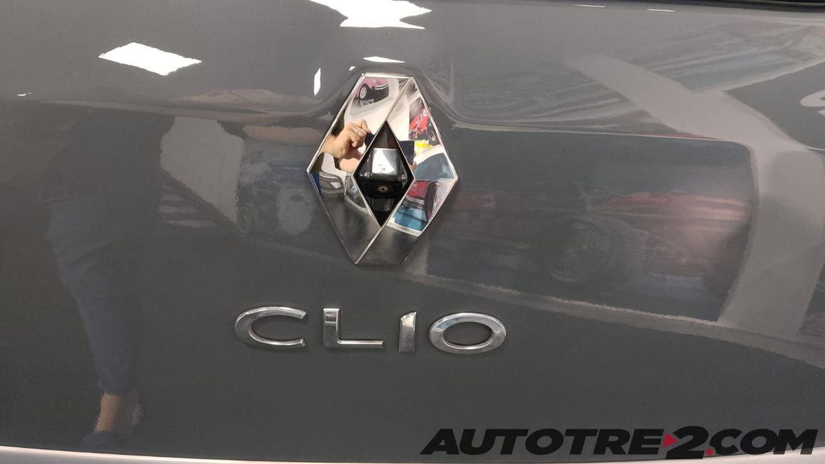 Renault Clio TCe 12V 90 CV GPL 5 porte Moschino Zen (8)