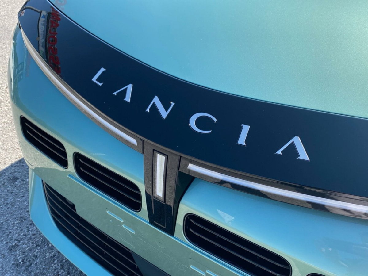 Lancia Ypsilon 100 (13)