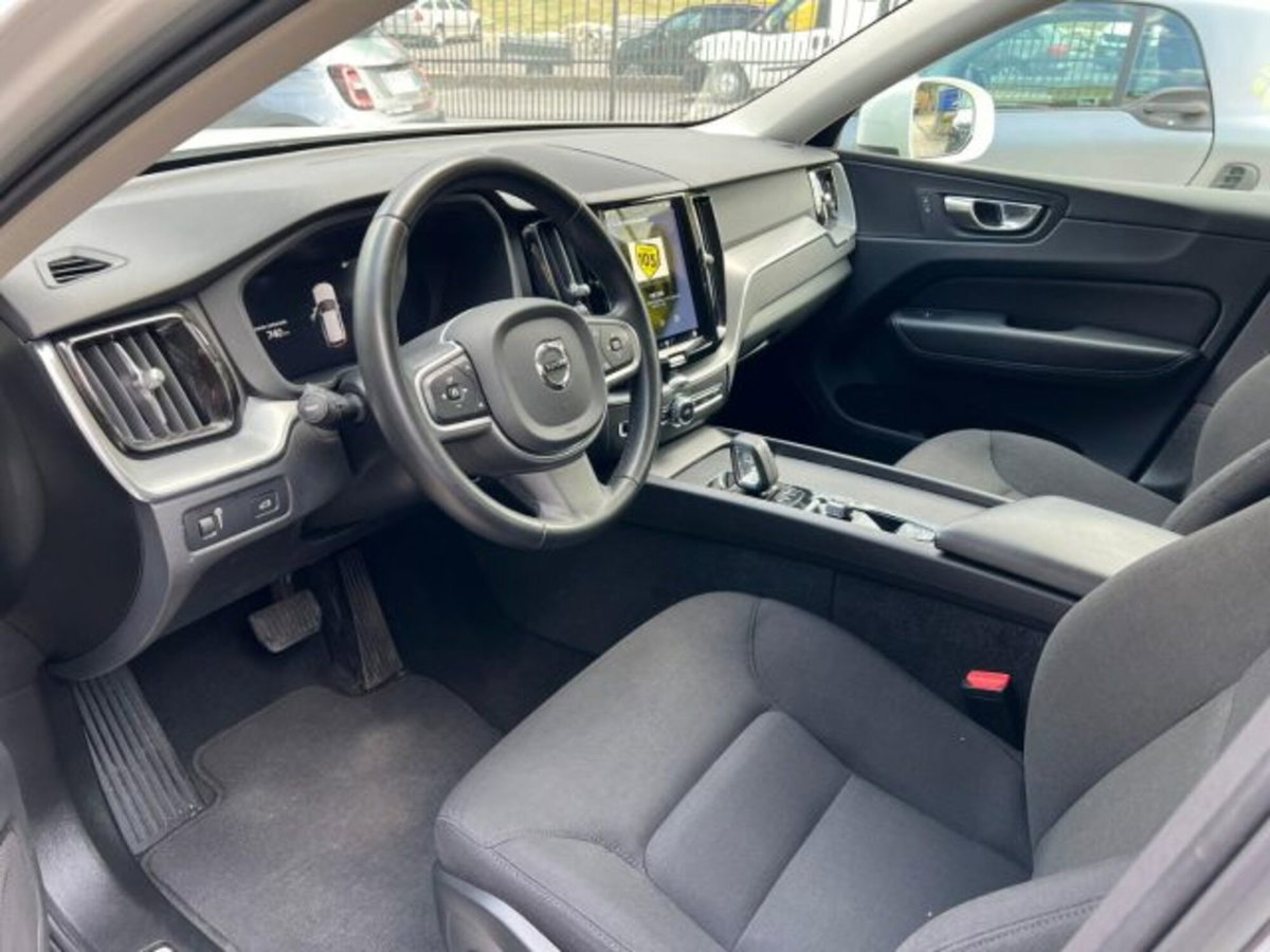 Volvo XC60 B4 automatico Core (11)