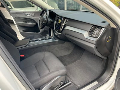 Volvo XC60 B4 automatico Core (14)