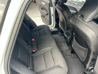 Volvo XC60 B4 automatico Core (16)