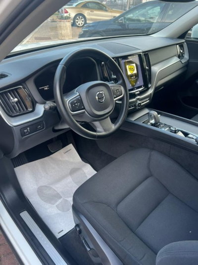 Volvo XC60 B4 automatico Core (8)